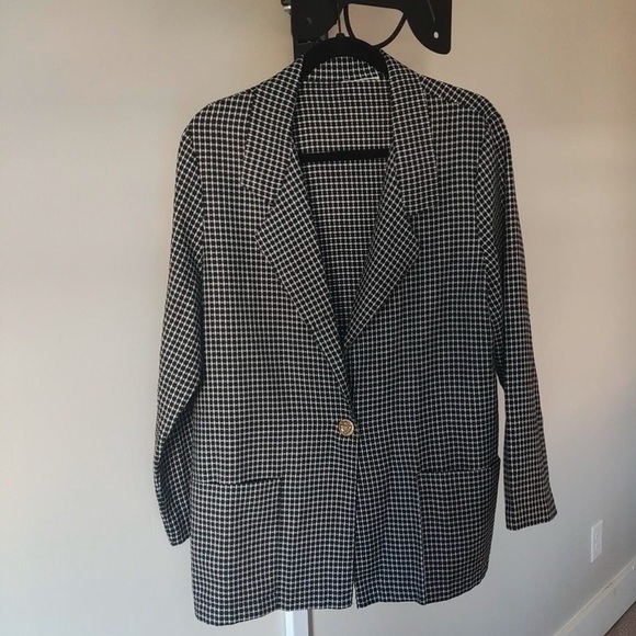 Unknown Brand Oversized Blazer- Size Large, Lightweight, 3/4 Sleeves - Picture 2 of 8
